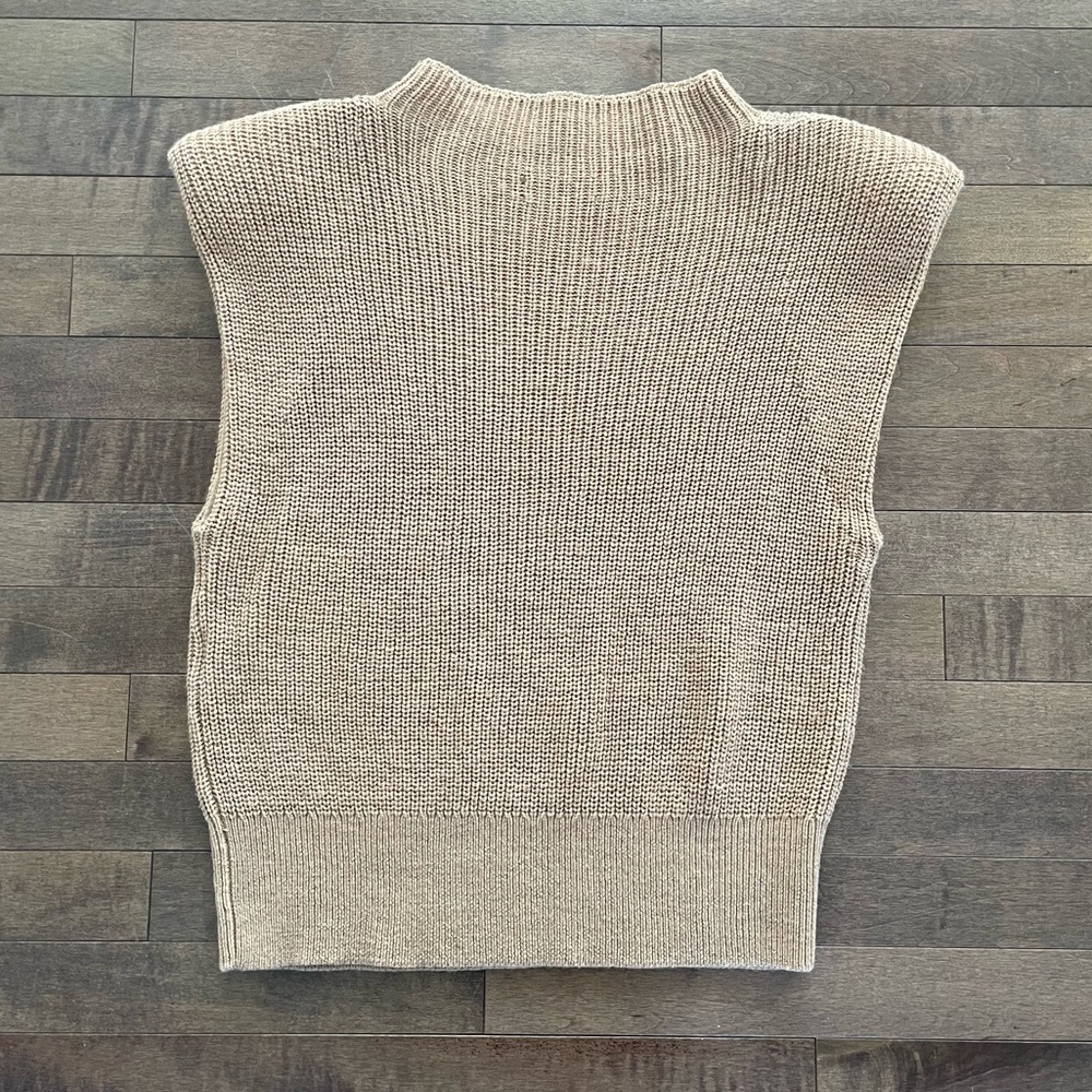 Aritzia Babaton Hazlitt Sweater Vest 100% Merino Wool - Size M - Picture 3 of 6